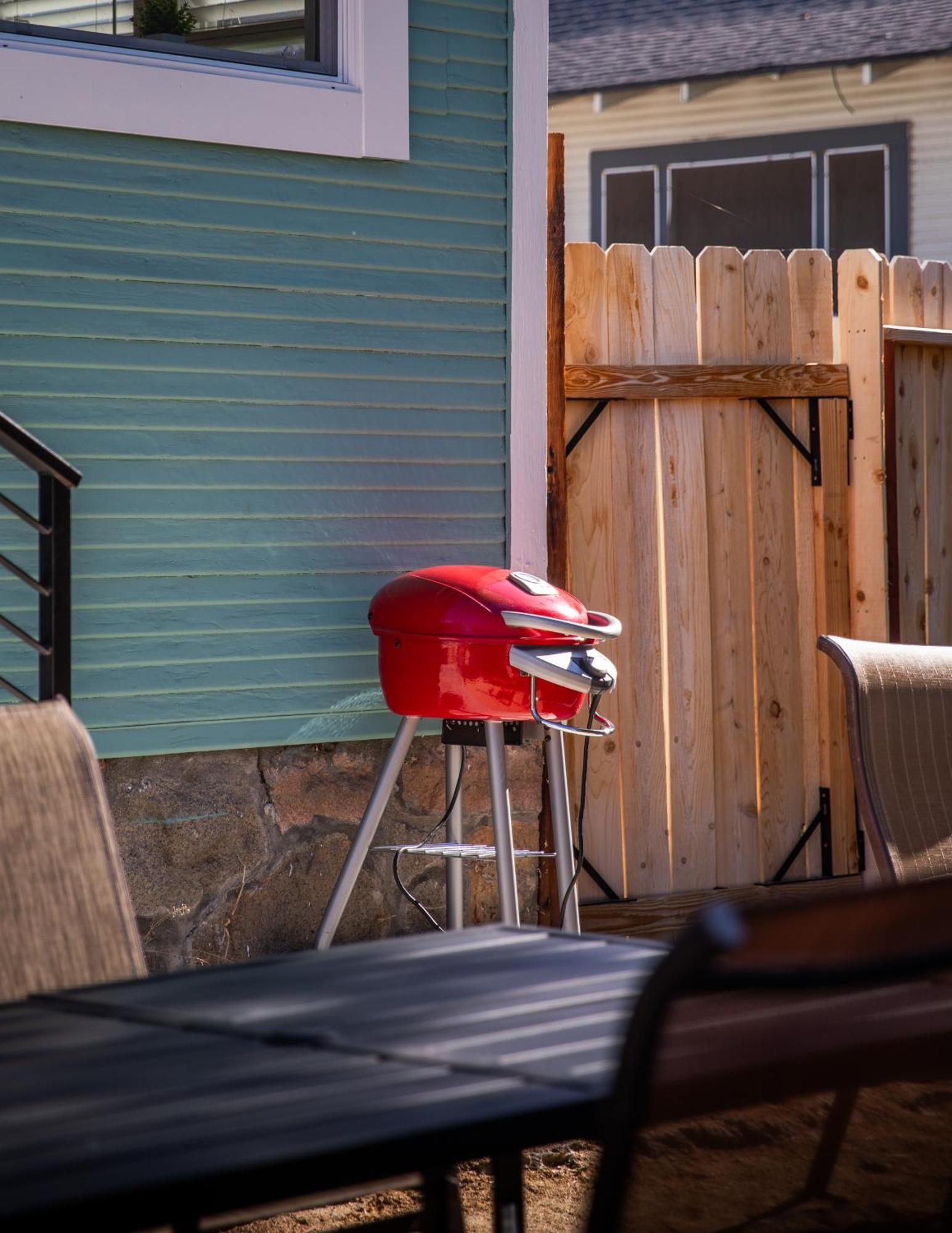 Reno'S Biggest Little House - Cozy Home Theatre Exterior foto